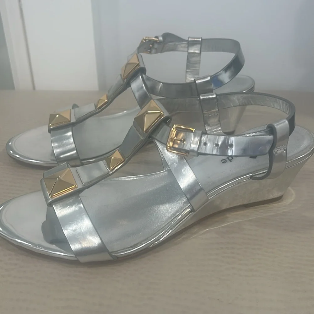 Kate Spade New York Silver Sandals with Gold Accents - Picture 1 of 13
